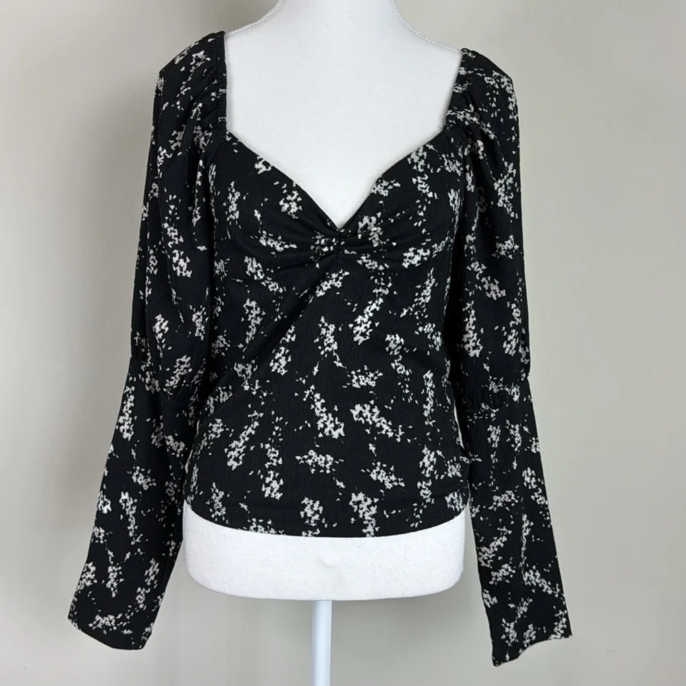 Anthropologie Sweetheart‎ Puff Sleeve Textured Black Print Cropped Blouse Size M - Picture 4 of 9